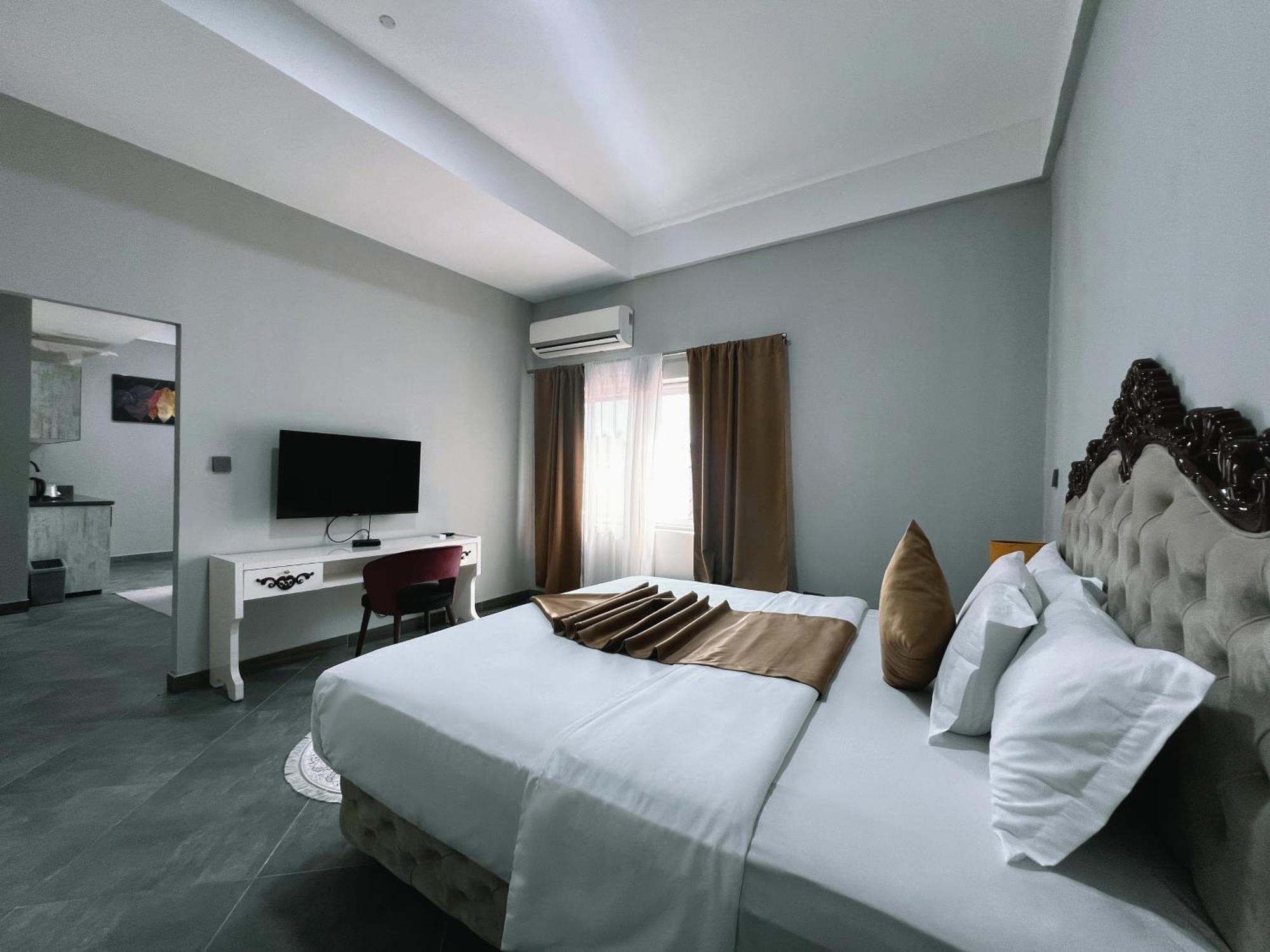 Euro Homes Hotel Акра Екстериор снимка